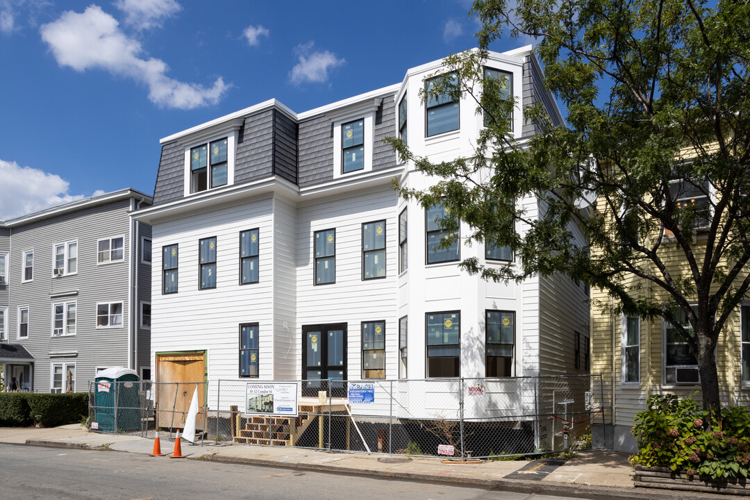 30-32 Condor St in Boston, MA - Foto de edificio