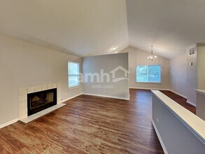 495 W Camden Ln in South Elgin, IL - Building Photo - Building Photo