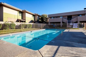 Catalina Palms Apartments in Palm Desert, CA - Building Photo - Other