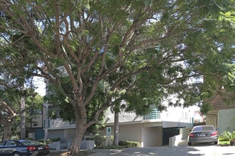 1828 Purdue Avenue, in Los Angeles, CA - Foto de edificio - Building Photo