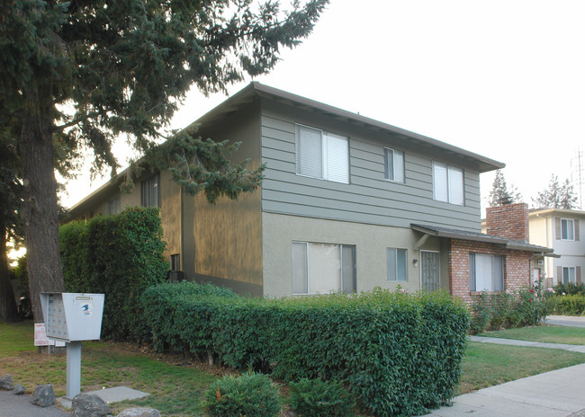 914 College Dr in San Jose, CA - Building Photo - Building Photo