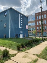 861 E Mound St in Columbus, OH - Foto de edificio - Building Photo