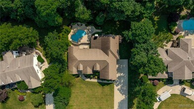 9743 Cobblestone Dr in Clarence, NY - Building Photo - Building Photo