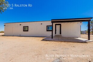 1720 S Ralston Rd in Maricopa, AZ - Building Photo