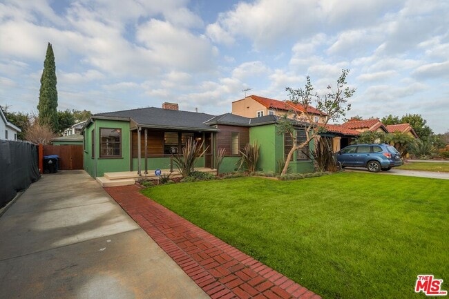 2587 S Westgate Ave in Los Angeles, CA - Building Photo - Building Photo