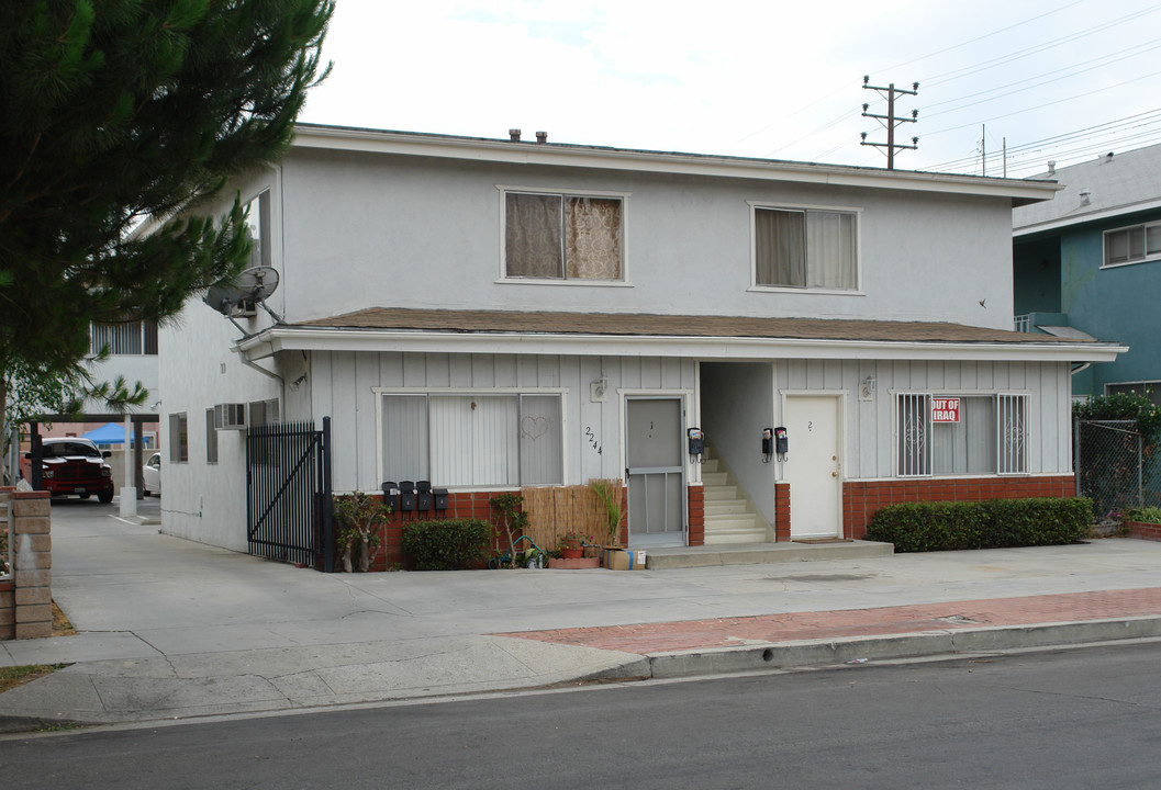 2244 Addison Way in Los Angeles, CA - Building Photo