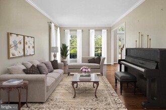 11427 Potomac Oaks Dr in Rockville, MD - Building Photo - Building Photo
