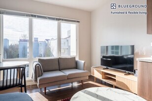 10333 Main St in Bellevue, WA - Building Photo