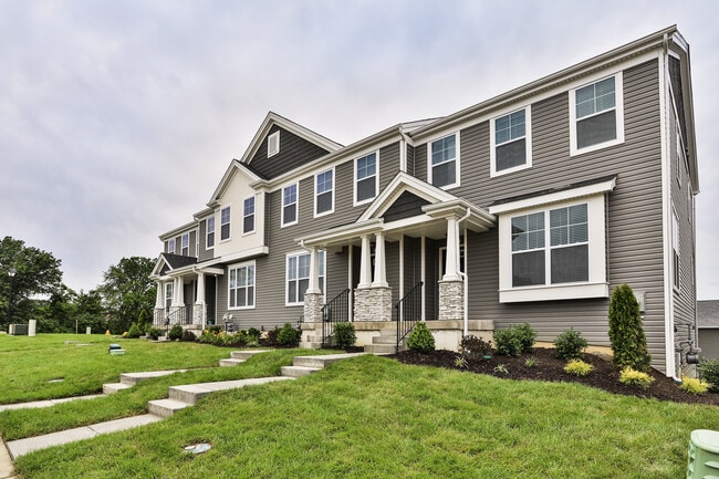 Creekside Landing in Lake St. Louis, MO - Foto de edificio - Building Photo