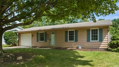 2606 Sandarac Ln in Fort Wayne, IN - Building Photo - Building Photo