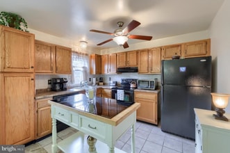 6 Tiffany Ln in Lebanon, PA - Foto de edificio - Building Photo