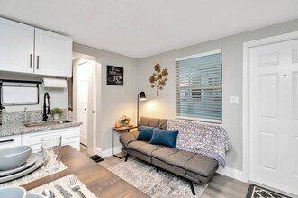 1235 Grove St in Clearwater, FL - Building Photo - Building Photo