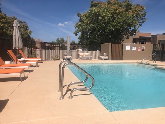 Pinon Lofts in Sedona, AZ - Building Photo