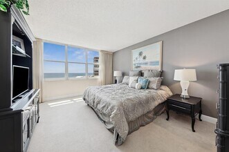 328 N Ocean Blvd, Unit 1007 in Pompano Beach, FL - Building Photo - Building Photo