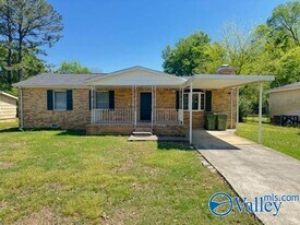 3905 Mccalley Pl in Huntsville, AL - Building Photo