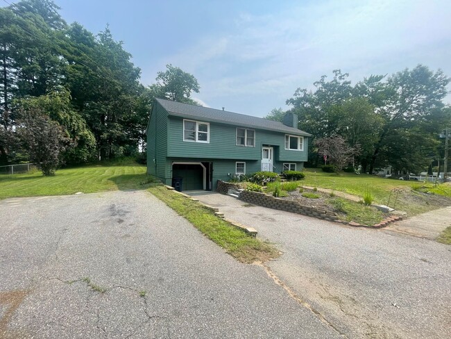 4 Heidi Ln in Nashua, NH - Building Photo - Building Photo