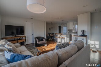 348 Buckingham Ave in Milford, CT - Building Photo - Building Photo