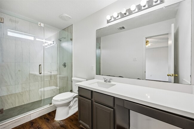 property at 919 Yorkshire Hollow Ln