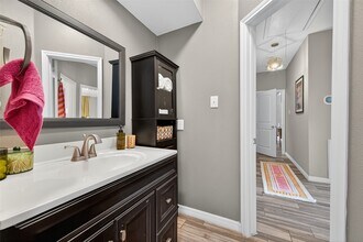 5310 Holly View Dr in Houston, TX - Building Photo - Building Photo