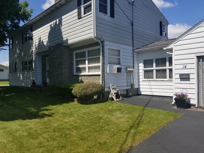 14 Rosemary St, Unit Upstairs Left