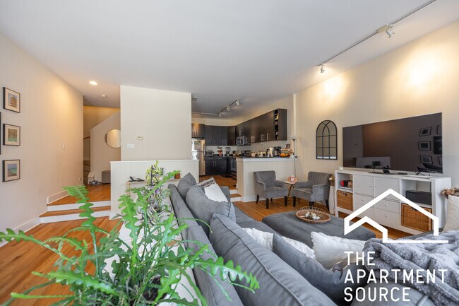 property at 2510 N Willetts Ct