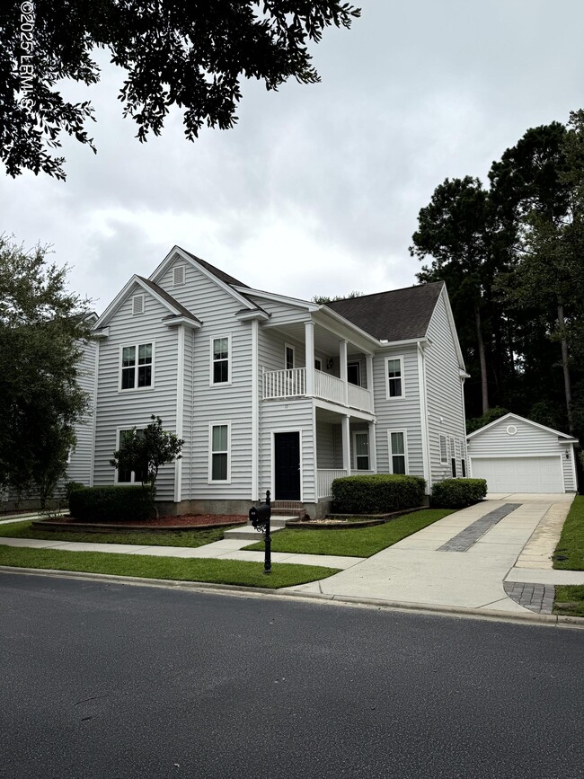 property at 17 Riversbridge Ct