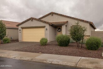 36810 N Camarillo Dr in San Tan Valley, AZ - Foto de edificio - Building Photo