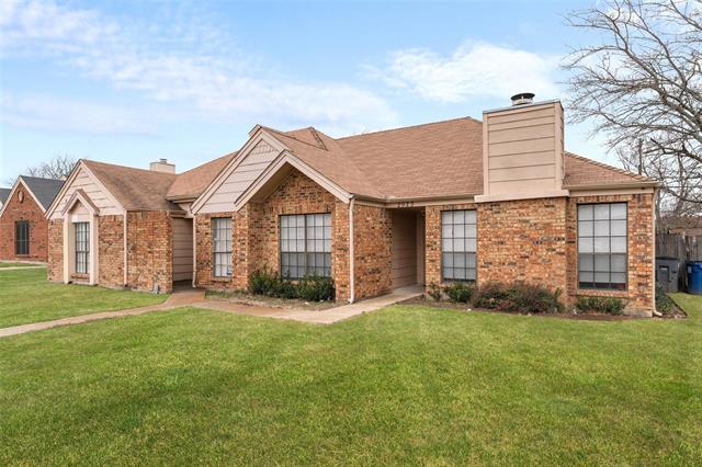 2923 Tanglewood Dr in Lancaster, TX - Foto de edificio - Building Photo