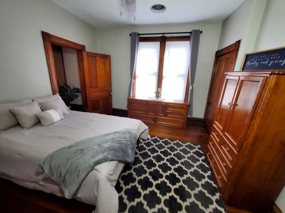 1136 Park Ave, Unit Lovely 1 bedroom 1 bath in Newport, KY - Foto de edificio