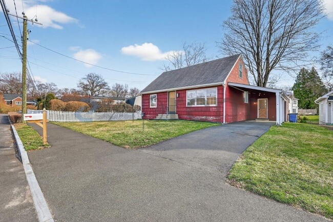 property at 6 Bonwit Rd