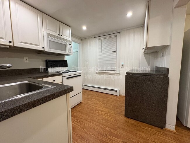 property at 1136 Main St