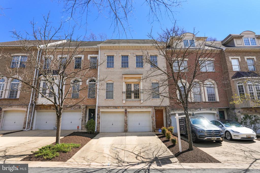 12033 Treeline Way in Rockville, MD - Building Photo