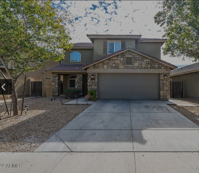 2751 W Sunland Ave