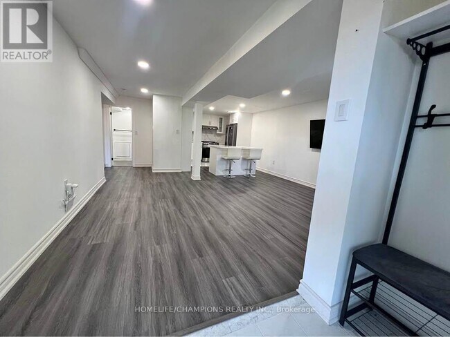 2095 Duberry Dr in Pickering, ON - Building Photo - Building Photo