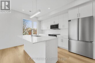 2 Iona St in Ottawa, ON - Building Photo - Building Photo