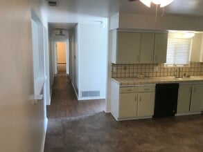 11221 Campbell Ave in Riverside, CA - Building Photo - Building Photo