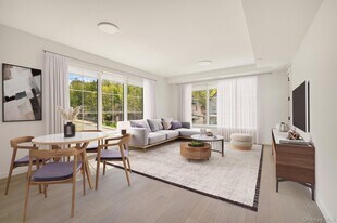 7 S Highland Ave in Nyack, NY - Building Photo
