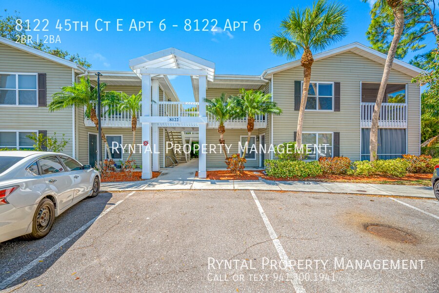 8122 45th Ct E in Sarasota, FL - Building Photo