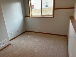 5364 56th Ave NW in Rochester, MN - Foto de edificio - Building Photo