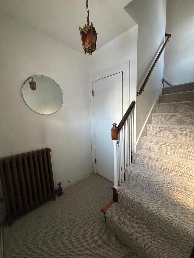 211 Woodlawn Ave, Unit 211 in Munhall, PA - Building Photo - Building Photo