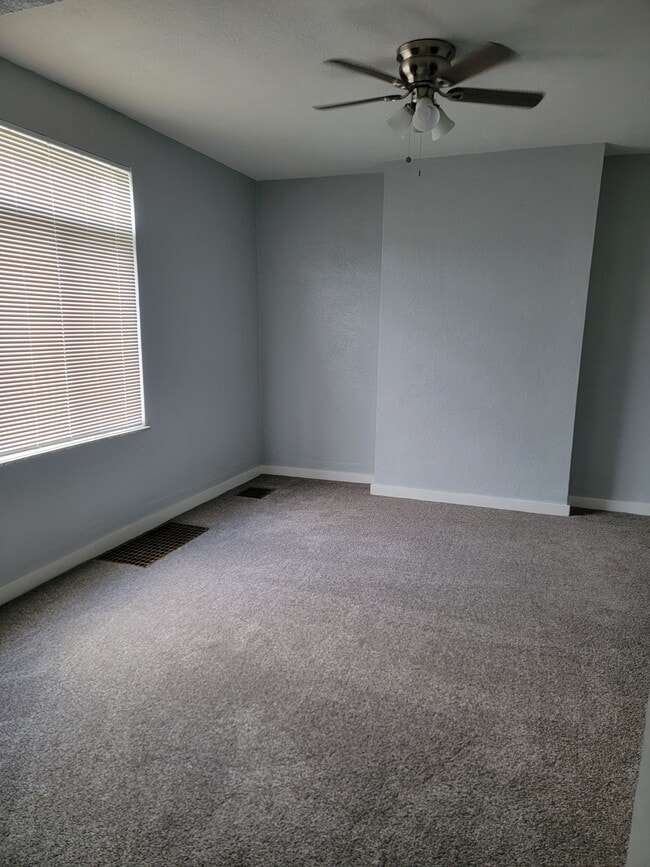 2258 Almont St in Pittsburgh, PA - Building Photo - Building Photo