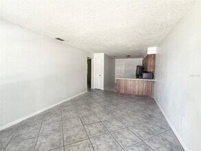 542 W Lake Deer Dr in Winter Haven, FL - Building Photo - Building Photo