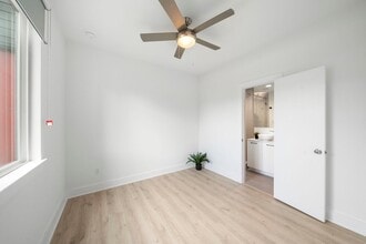 1512 Barbee St, Unit A in Houston, TX - Foto de edificio - Building Photo