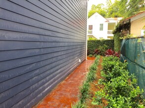 10 Bee St in Charleston, SC - Building Photo - Building Photo