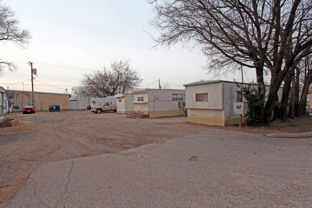 612 W 2nd St in Edmond, OK - Building Photo