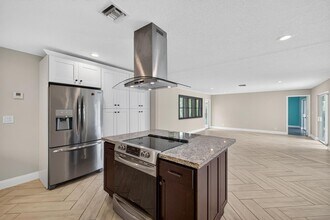 1460 NE 57th Ct in Fort Lauderdale, FL - Building Photo - Building Photo