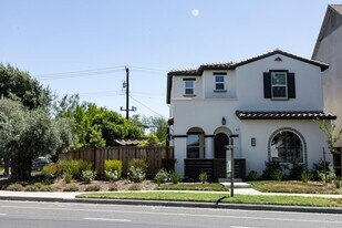 3041 Crocker Dr in Sacramento, CA - Building Photo