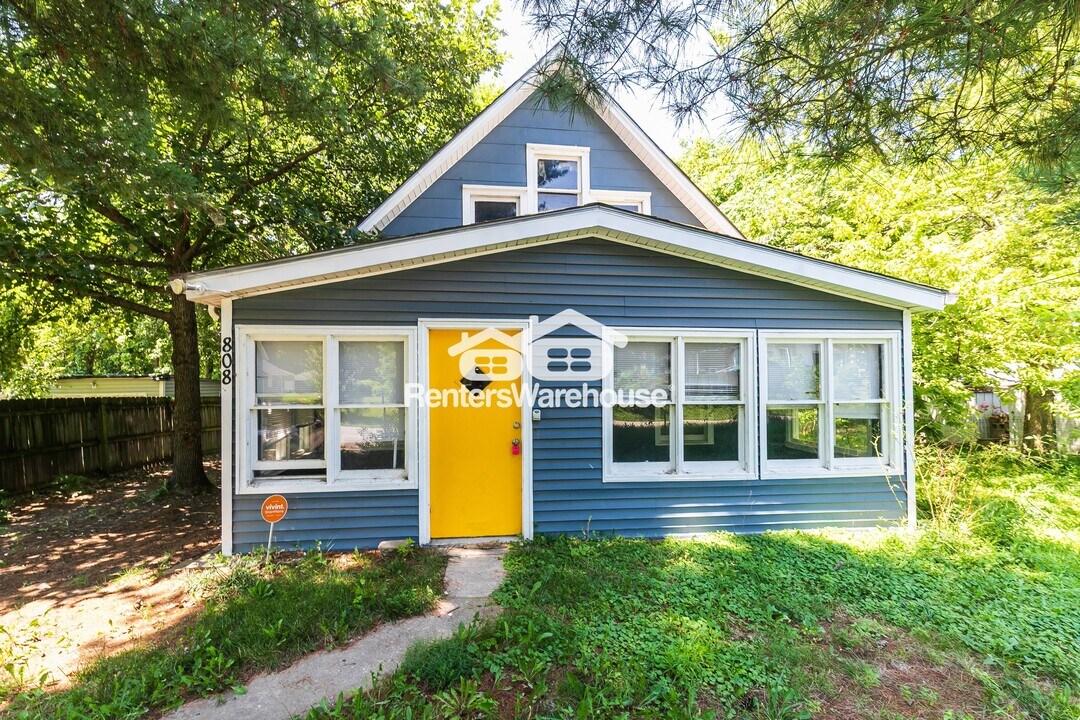 808 S Grand Ave in Independence, MO - Building Photo