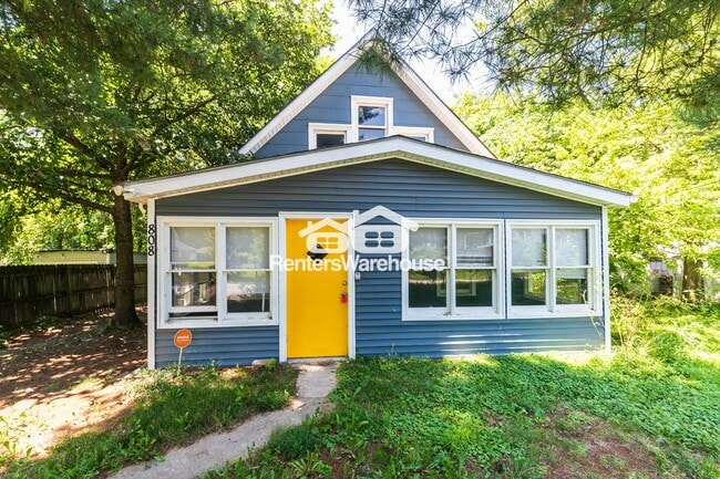 property at 808 S Grand Ave