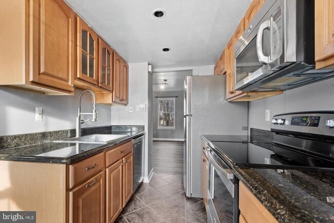 6234 Ducketts Ln in Elkridge, MD - Building Photo - Building Photo